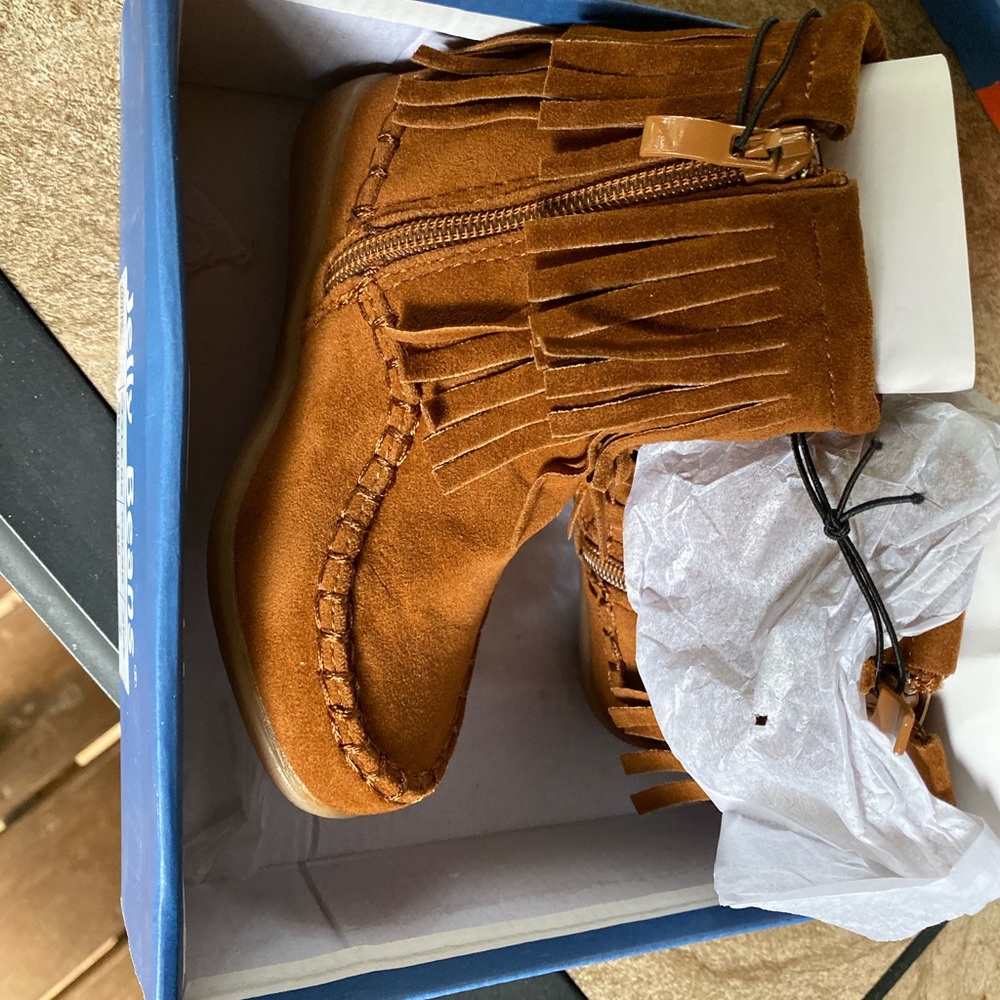 Jelly Beans Fringe boots.